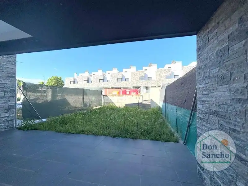 Casa adosada en venda a Aranzana
