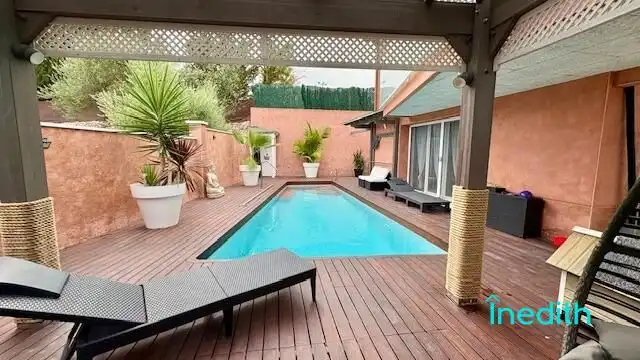 Piscina de Casa o xalet en venda en Cunit amb Aire condicionat, Calefacció i Jardí privat
