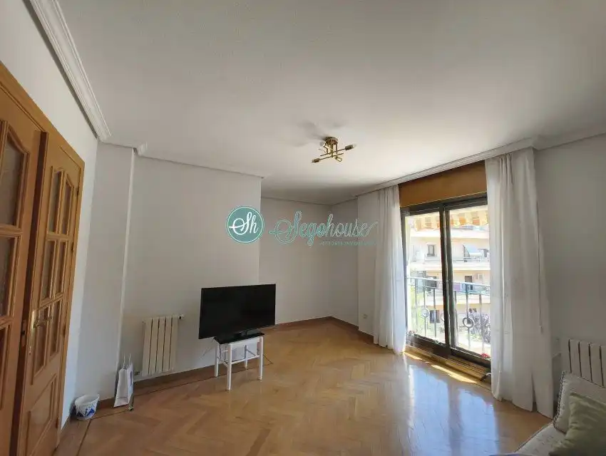 Sala de estar de Piso de alquiler en Segovia con Calefacción y Parquet