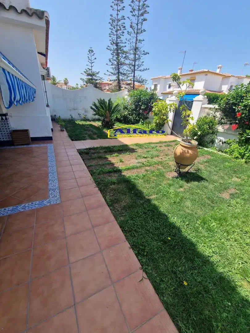 Jardí de Casa o xalet en venda en Almonte amb Jardí privat, Terrassa i Traster