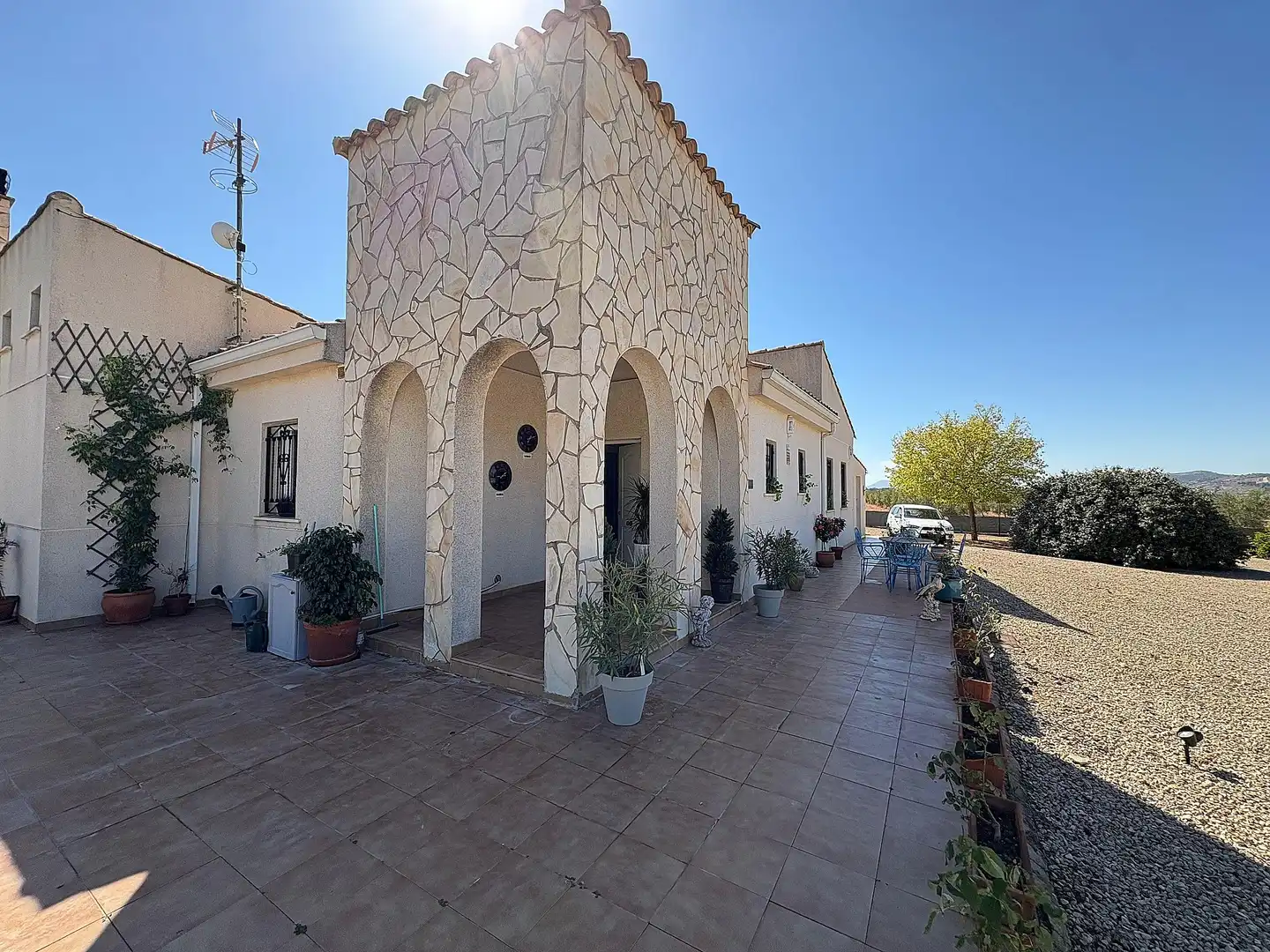 Vista exterior de Casa o xalet en venda en Biar amb Calefacció, Jardí privat i Parquet