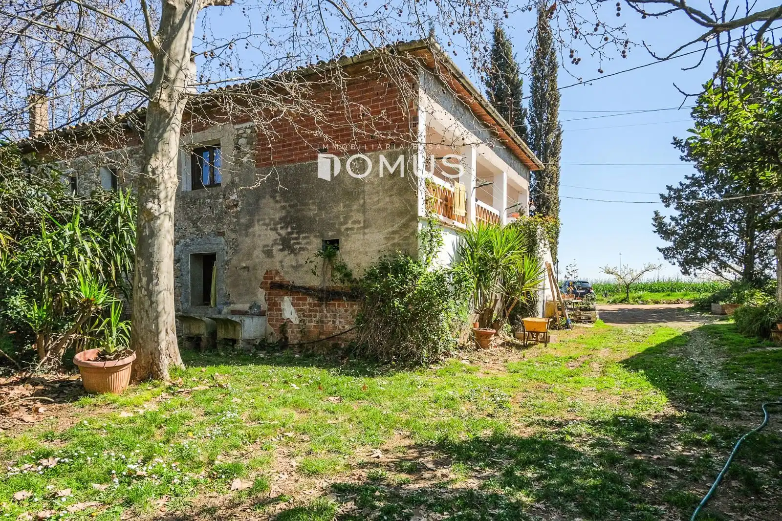Vista exterior de Finca rústica en venta en Besalú con Jardín privado
