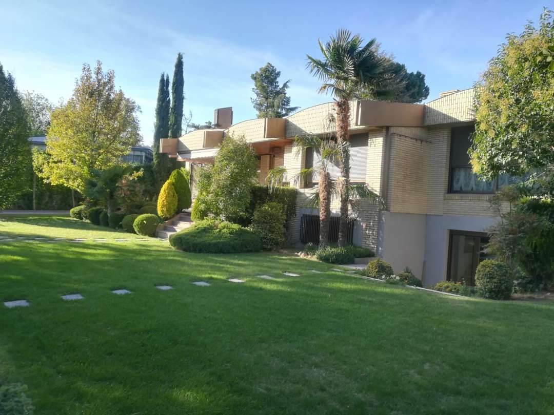 Exterior view of House or chalet for sale in  Madrid Capital  with Air Conditioner, Heating and Alarm