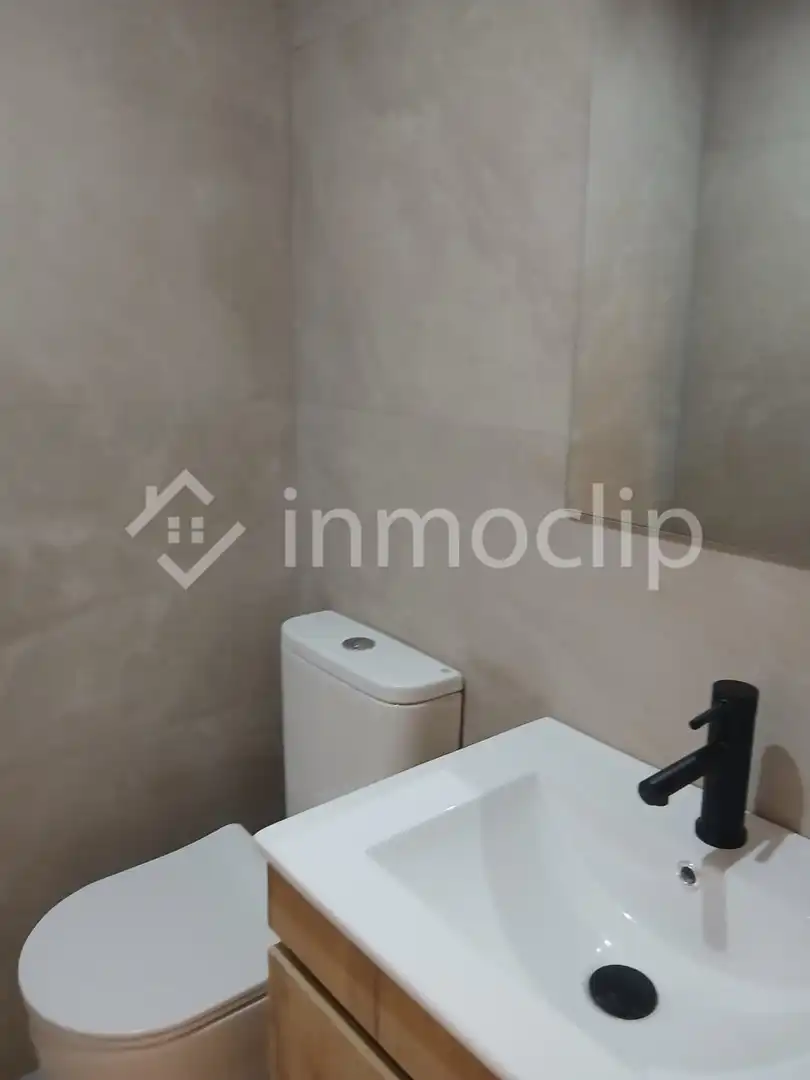 Bany de Casa o xalet en venda en Villamayor amb Calefacció, Jardí privat i Terrassa