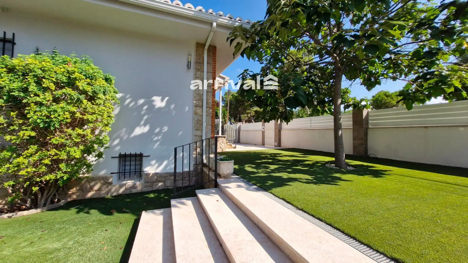 Vista exterior de Casa o chalet en venta en Paterna con Aire acondicionado, Jardín privado y Terraza