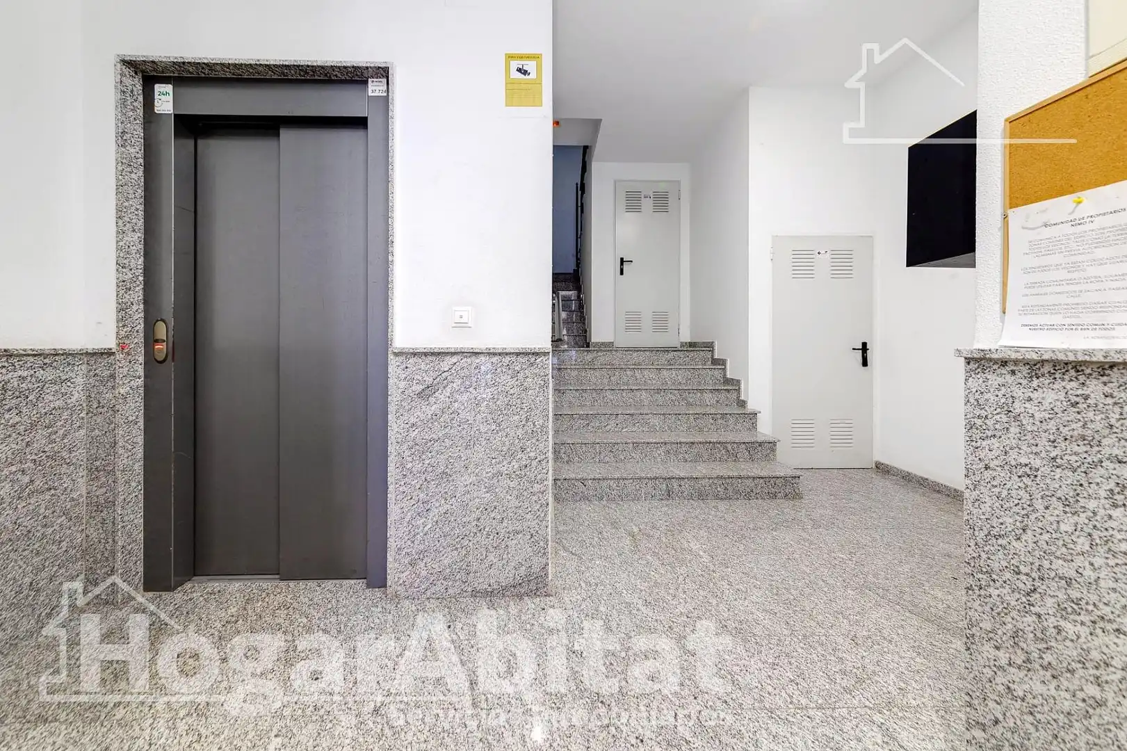 Flat with terrace for sale in Calle FINLANDIA, imagen 29