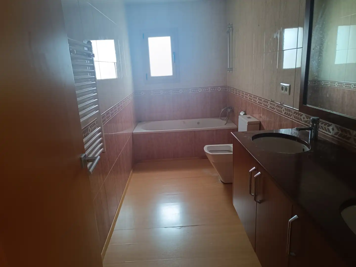 Bathroom of Detached homes for sale in Sabadell  with Private garden, Parquet flooring and Swimming Pool