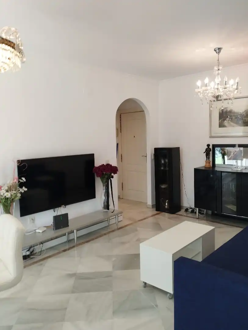 Sala d'estar de Apartament de lloguer en Marbella amb Aire condicionat, Calefacció i Terrassa