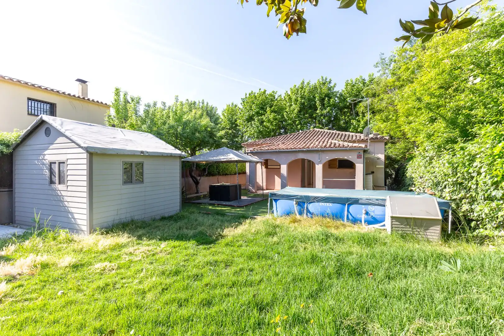 Swimming pool of Houses for sale in Sant Cugat del Vallès  with Air Conditioner, Heating and Terrace