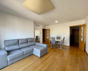 Sala d'estar de Pis de lloguer en Torrent amb Aire condicionat i Balcó