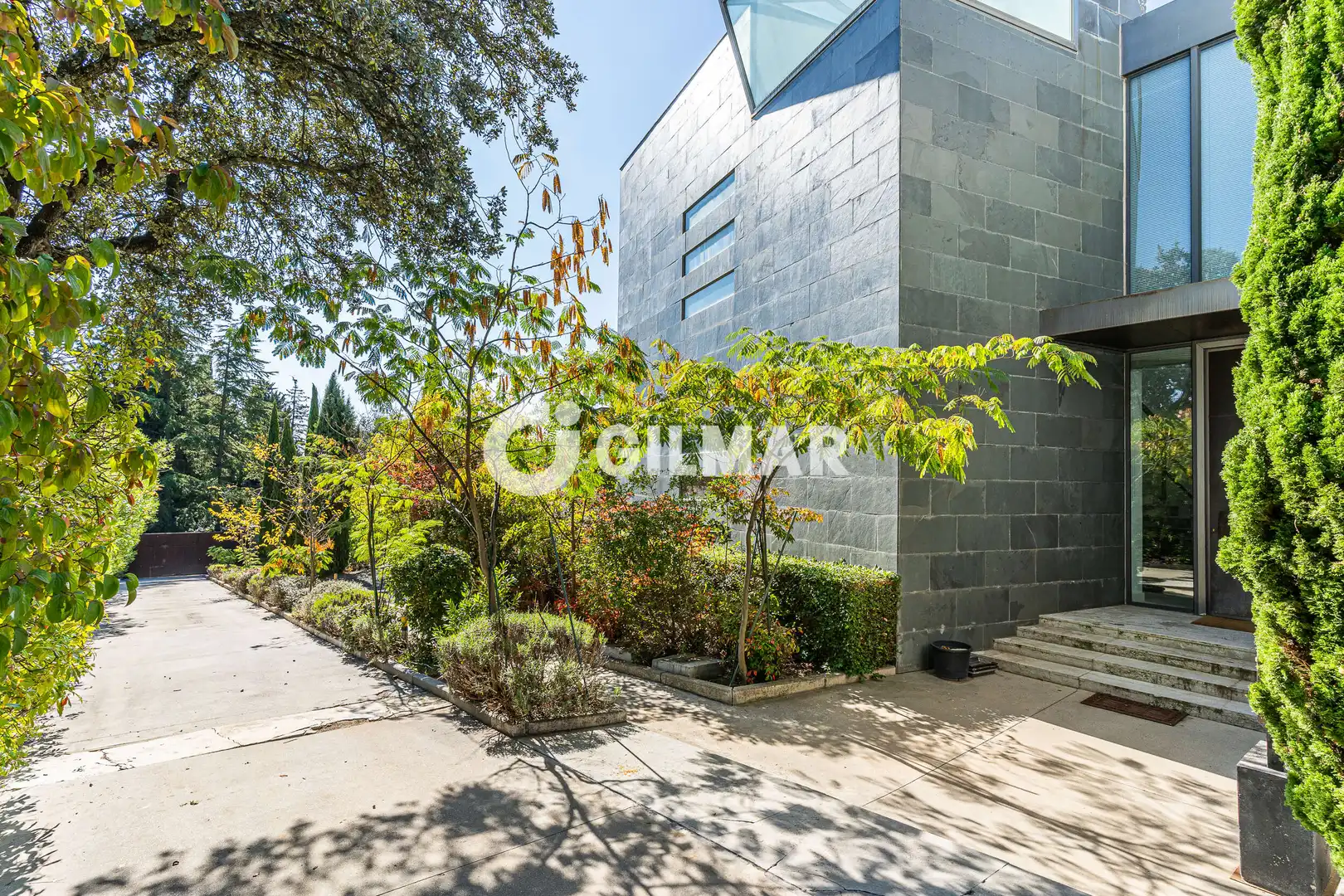 Vista exterior de Casa o chalet en venta en Las Rozas de Madrid con Calefacción, Jardín privado y Piscina