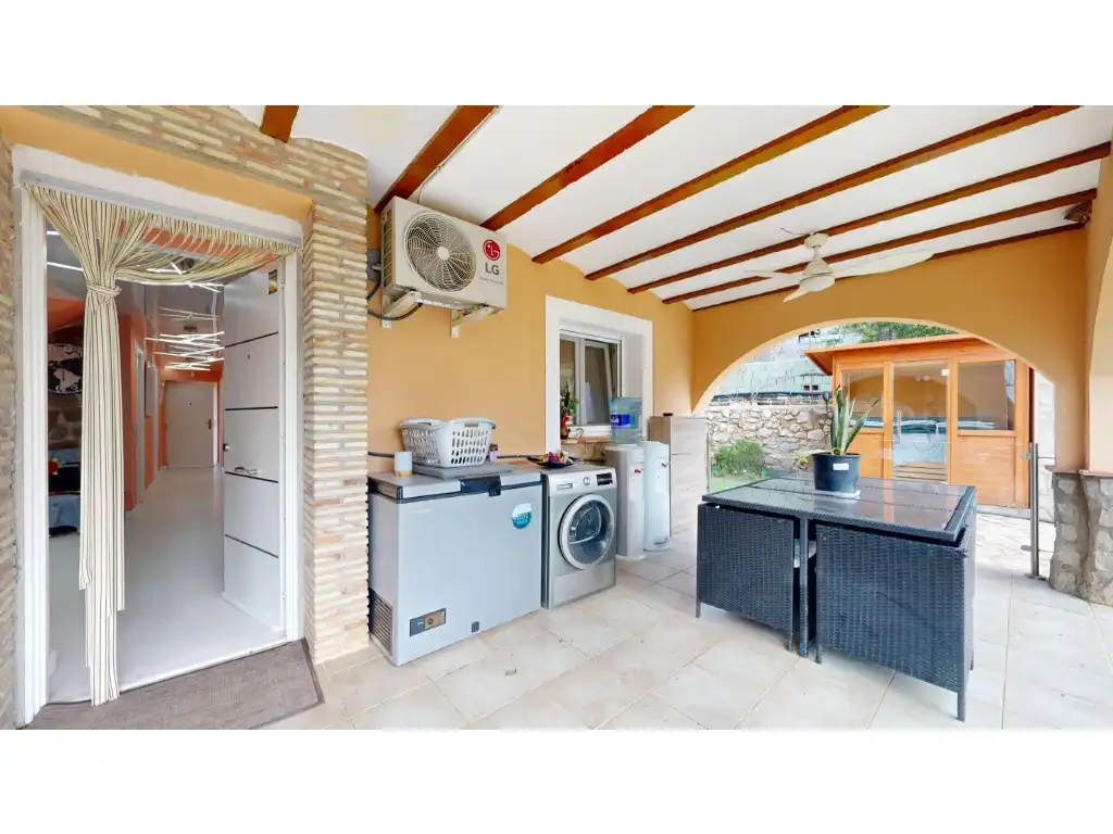 Vista exterior de Casa o xalet en venda en Vilafamés amb Terrassa, Piscina i Balcó
