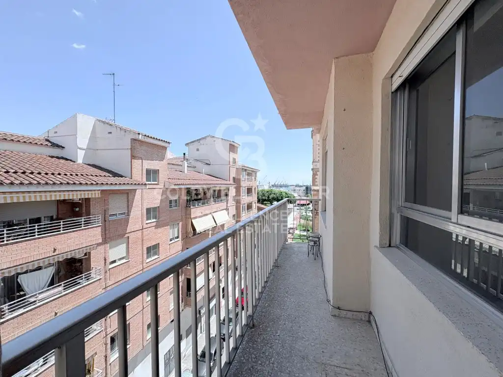 Vista exterior de Piso en venta en Castellón de la Plana / Castelló de la Plana con Aire acondicionado y Terraza