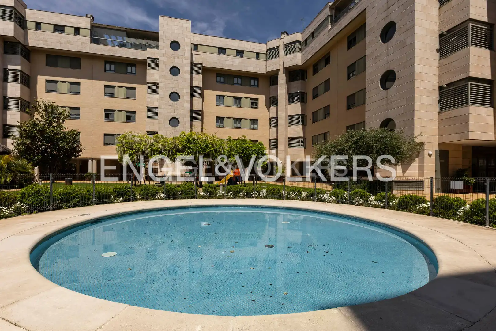 Exterior view of Apartments for sale in Madrid  with Air Conditioner, Heating and Parquet flooring