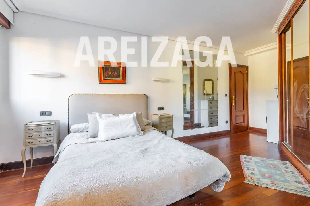 Bedroom of Flat for sale in Donostia - San Sebastián   with Heating, Private garden and Terrace