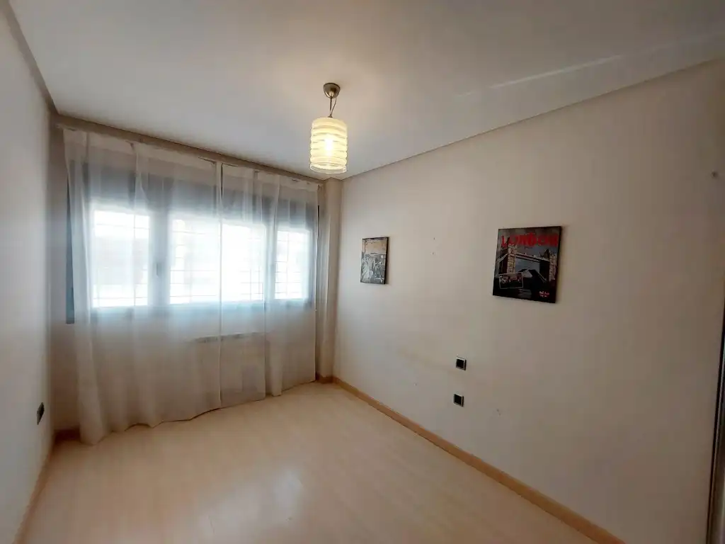 Bedroom of Apartments for sale in Badajoz