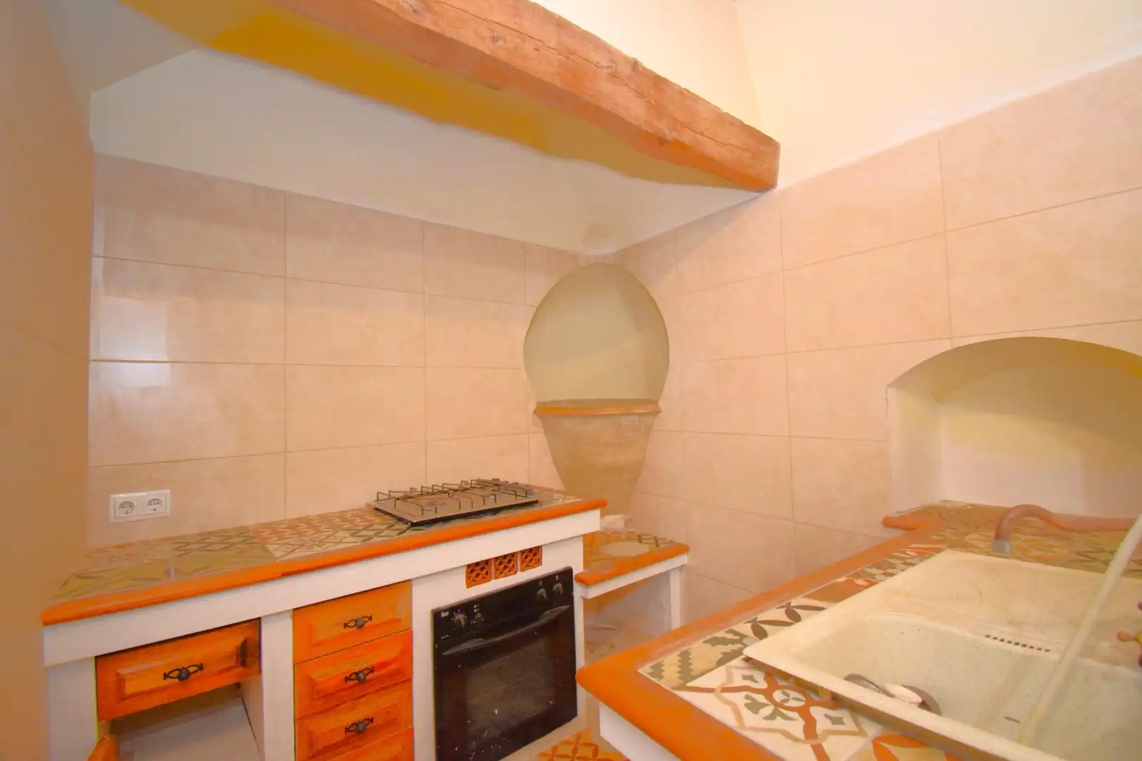 Cuina de Casa o xalet en venda en Muro amb Aire condicionat, Calefacció i Jardí privat