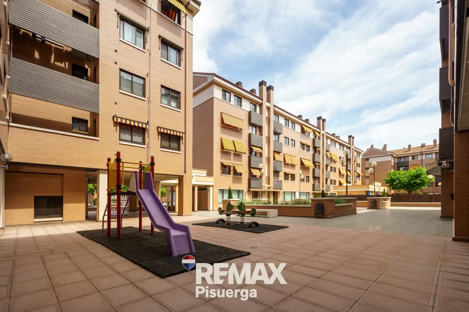 Vista exterior de Piso en venta en Valladolid con Aire acondicionado, Calefacción y Jardín privado