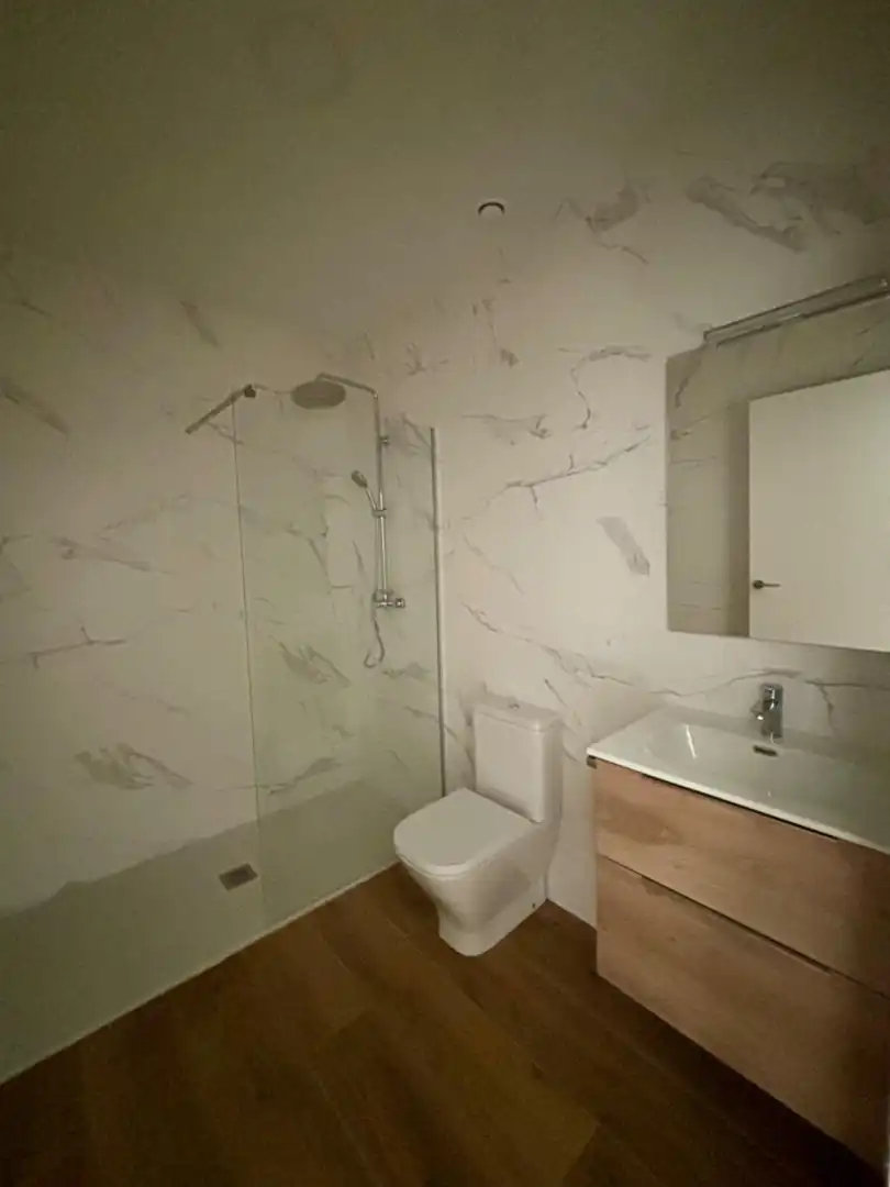 Baño de Piso en venta en Barañáin / Barañain con Calefacción y Terraza