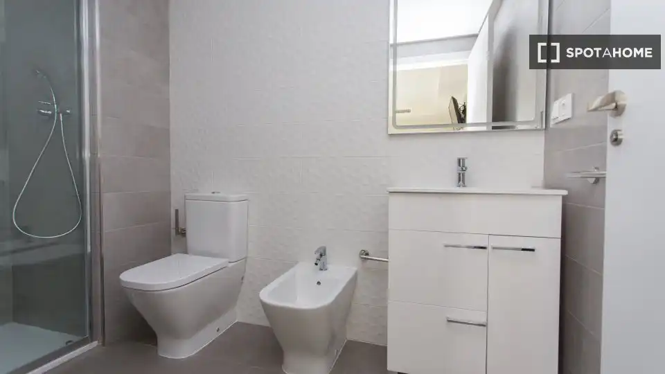 Flat with terrace to rent in L'Eixample, imagen 5