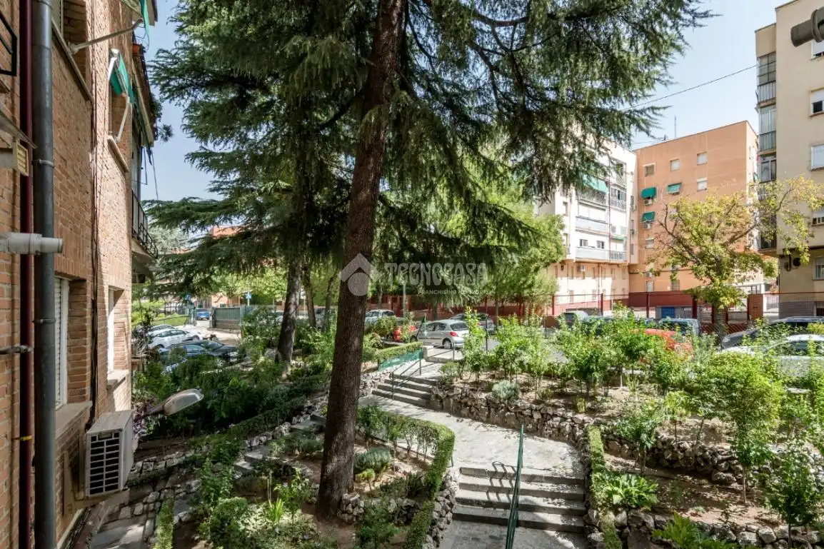 Vista exterior de Piso en venta en Madrid