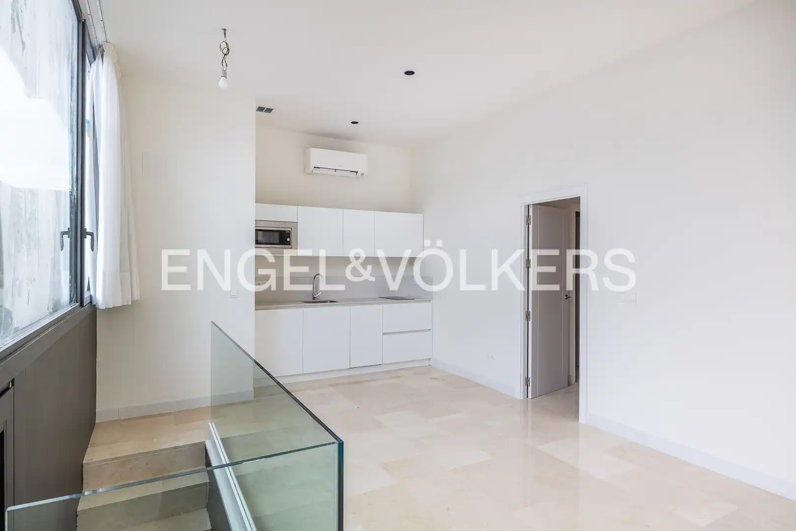 Kitchen of Flat for sale in Sevilla  with Air Conditioner and Heating