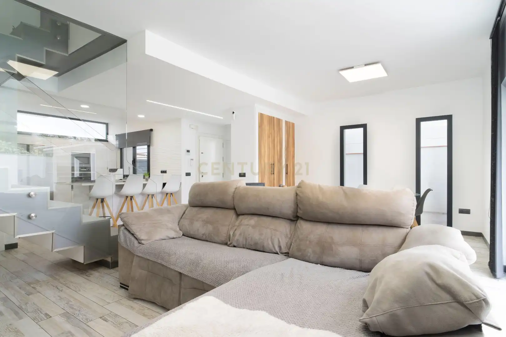 Living room of Houses for sale in Málaga  with Air Conditioner, Private garden and Storage room