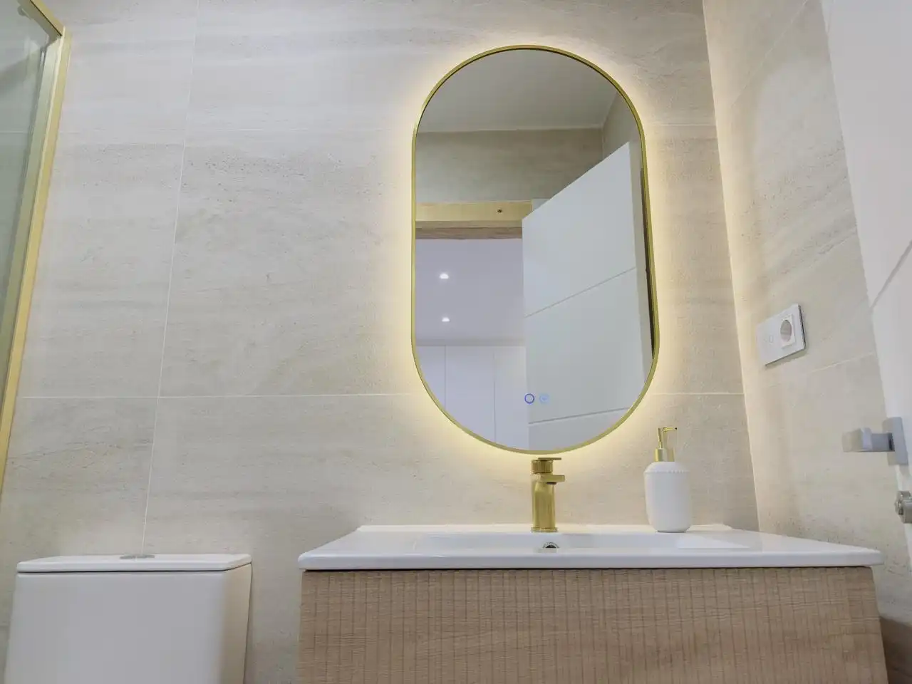 Badezimmer von Wohnung zum Verkauf in Madrid mit Klimaanlage, Heizung und Möbliert