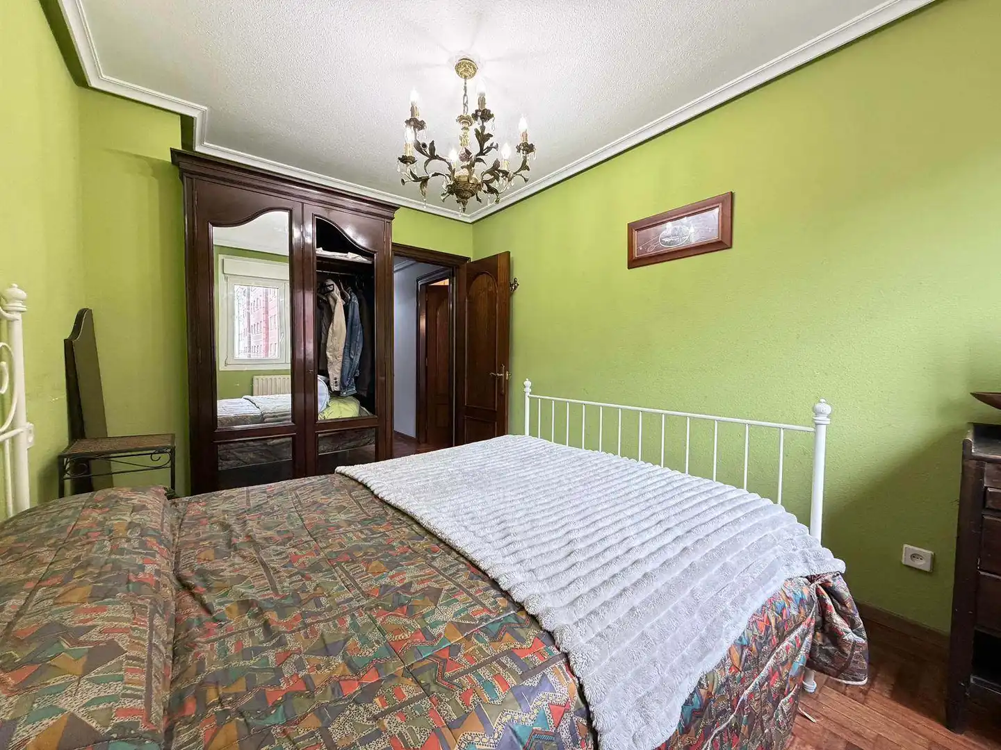 Habitación de Piso en venta en Gijón  con Calefacción, Parquet y Terraza