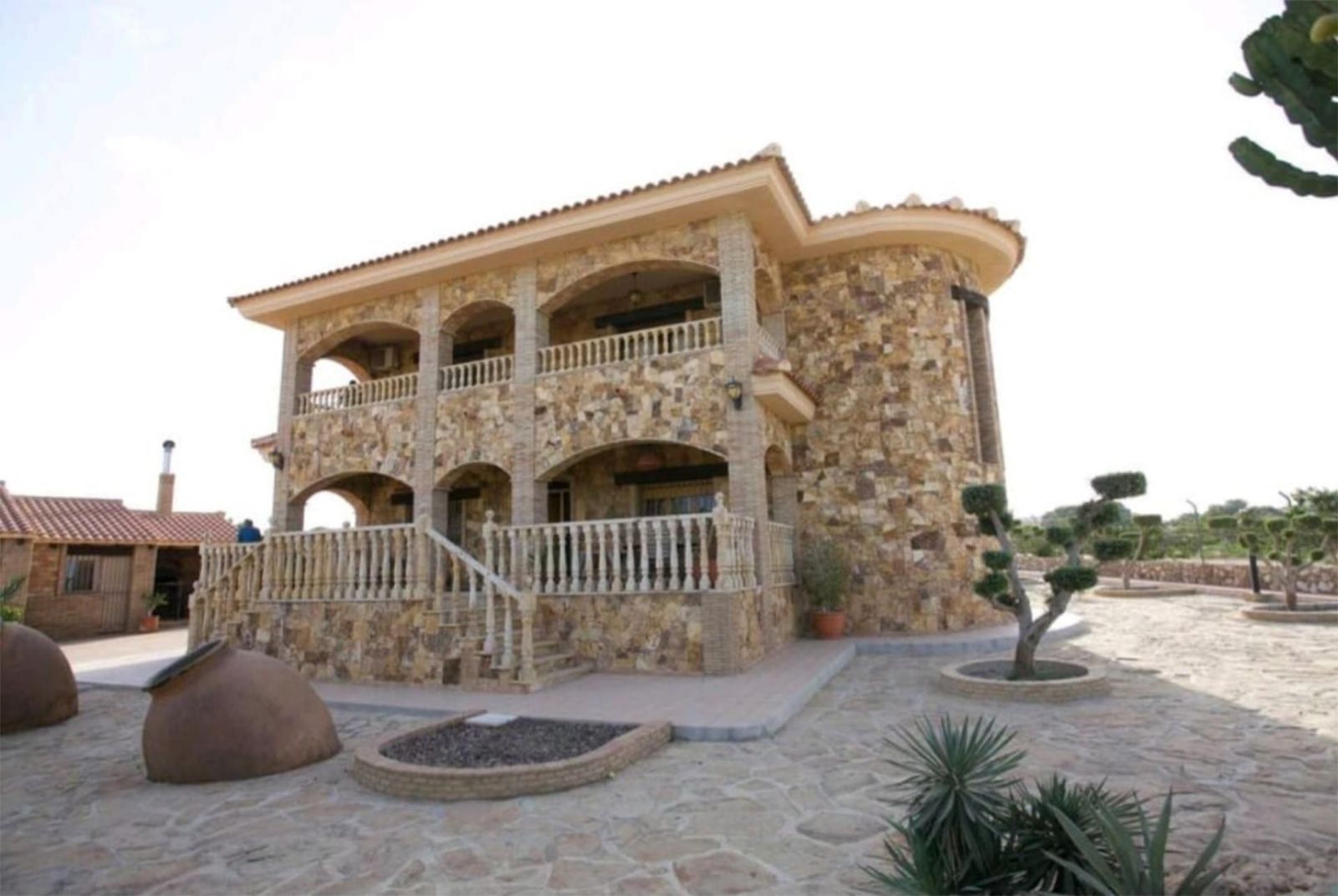 Vista exterior de Casa o xalet en venda en Vera amb Aire condicionat, Jardí privat i Terrassa