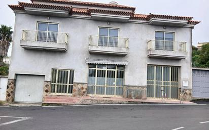 Vista exterior de Casa o xalet en venda en Icod de los Vinos amb Jardí privat, Terrassa i Balcó