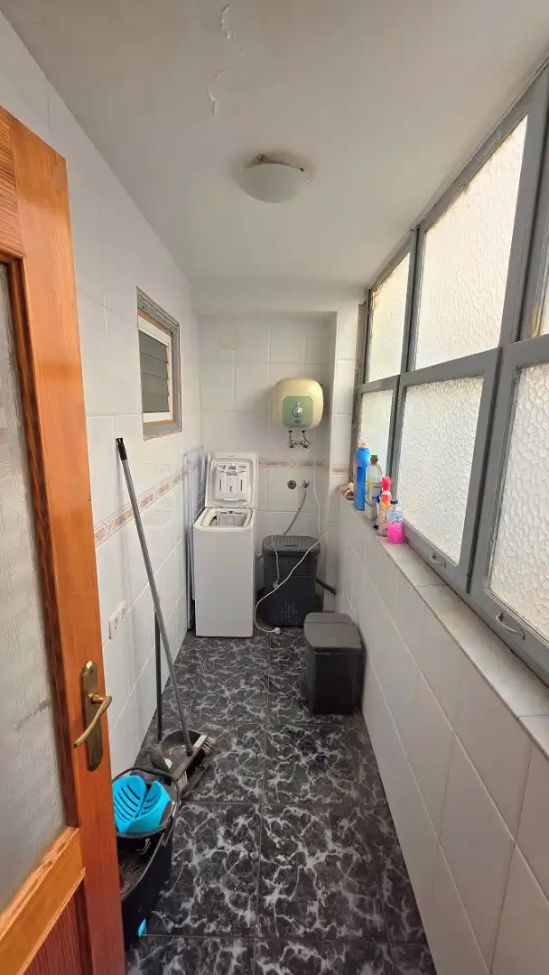 Badezimmer von Wohnung zum Verkauf in Elche / Elx mit Klimaanlage und Balkon