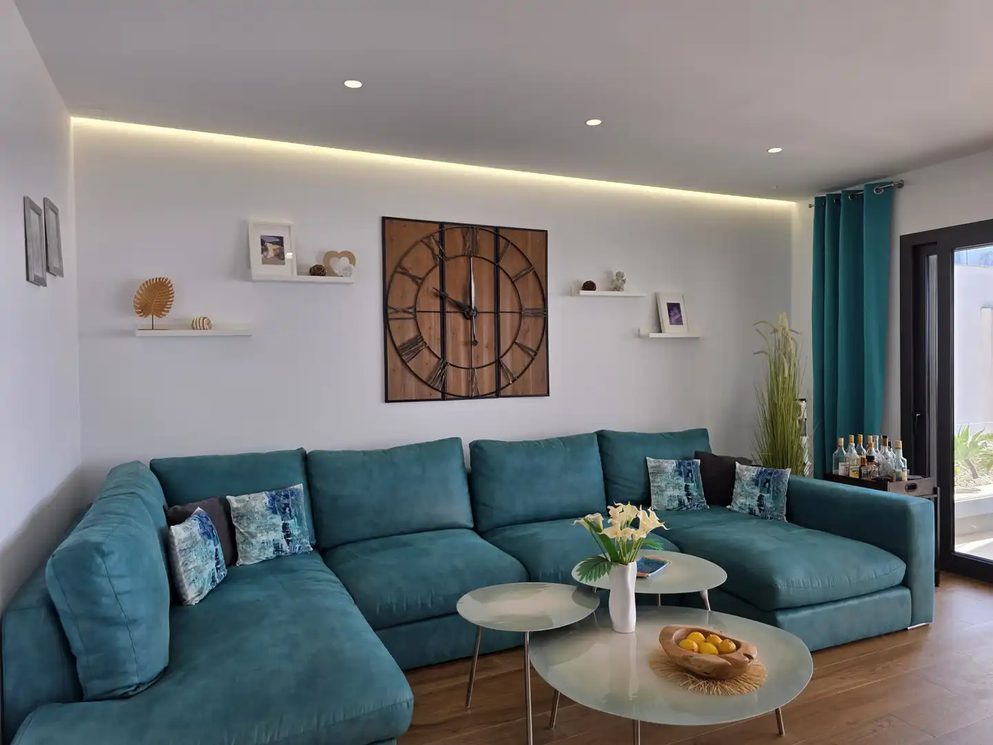 Sala de estar de Planta baja en venta en La Alcaidesa con Jardín privado, Terraza y Trastero