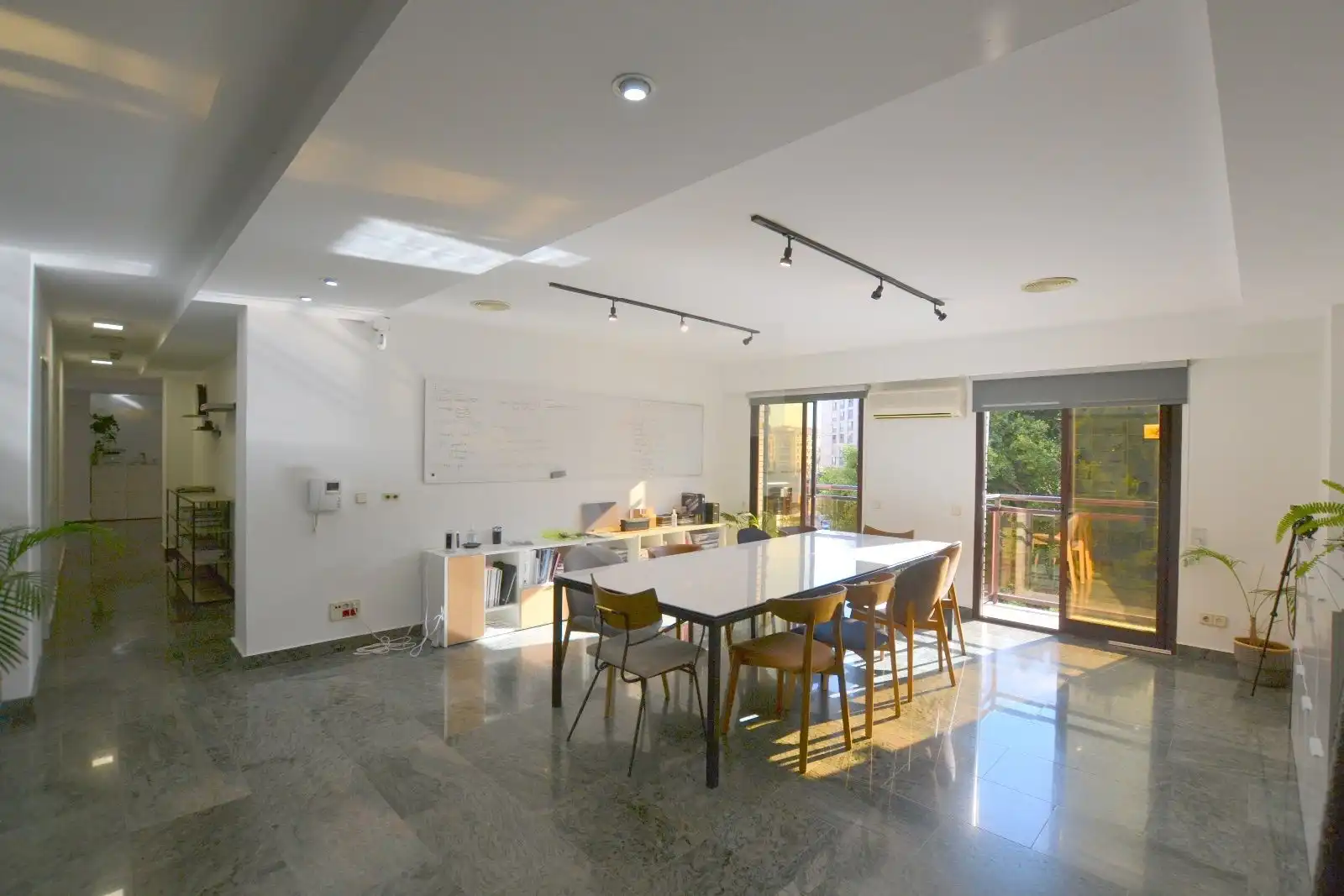 Büro zum Verkauf in Valencia mit Klimaanlage, Terrasse und Abstellraum