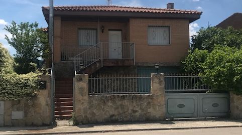 Solvia Inmobiliaria  Chalet independiente Méntrida