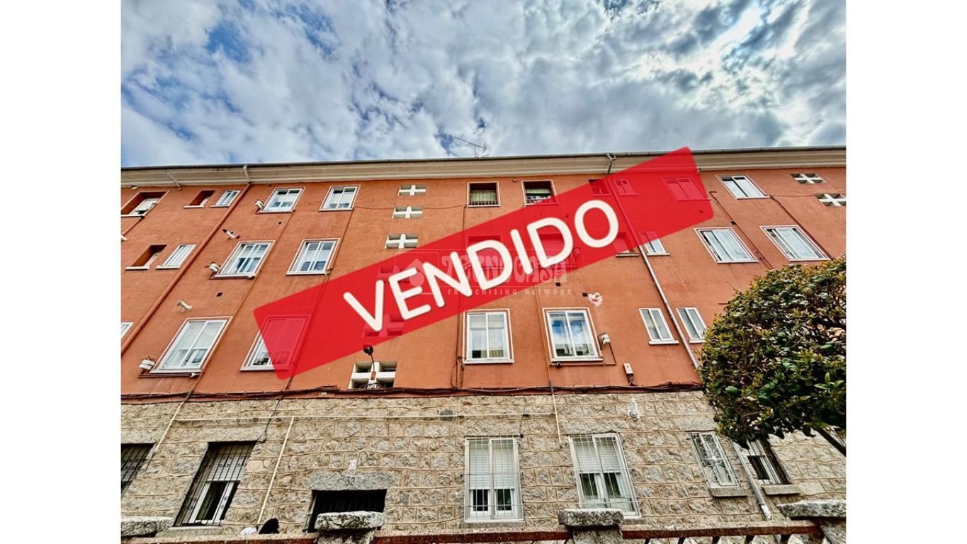 Vista exterior de Pis en venda en Ávila Capital amb Calefacció