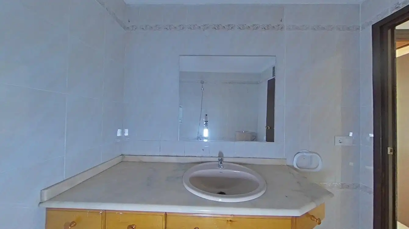 Bathroom of Flat for sale in Valencia
