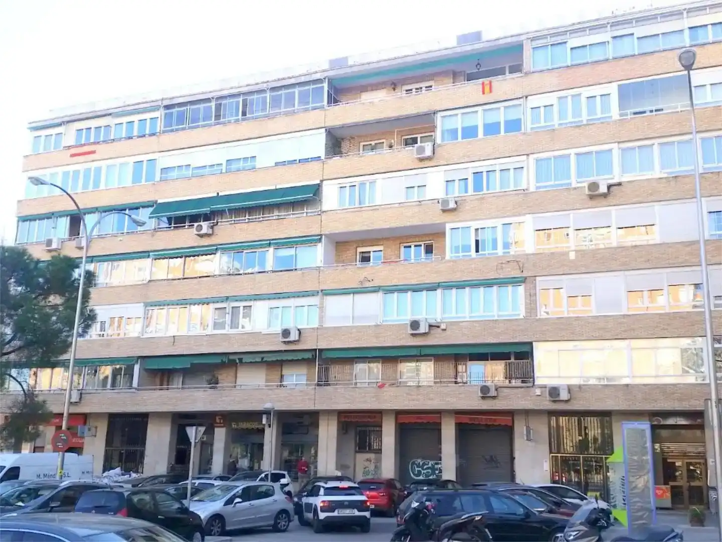 Außenansicht von Geschaftsraum zum Verkauf in Madrid mit Klimaanlage und Möbliert