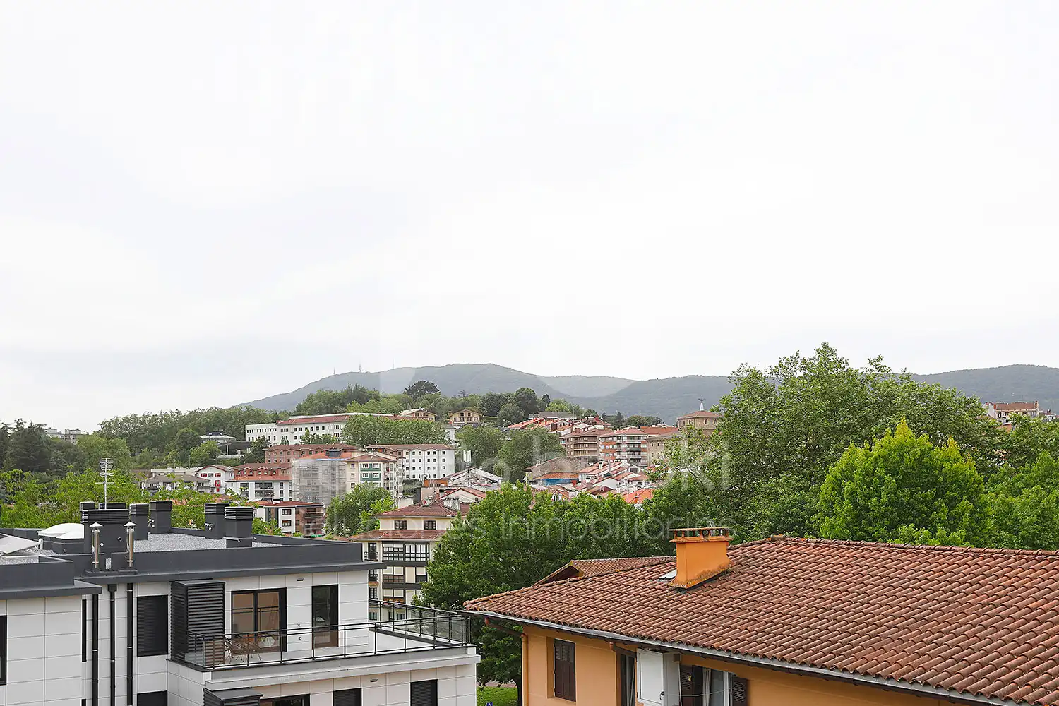 Exterior view of Flat for sale in Irun   with Heating, Terrace and Balcony