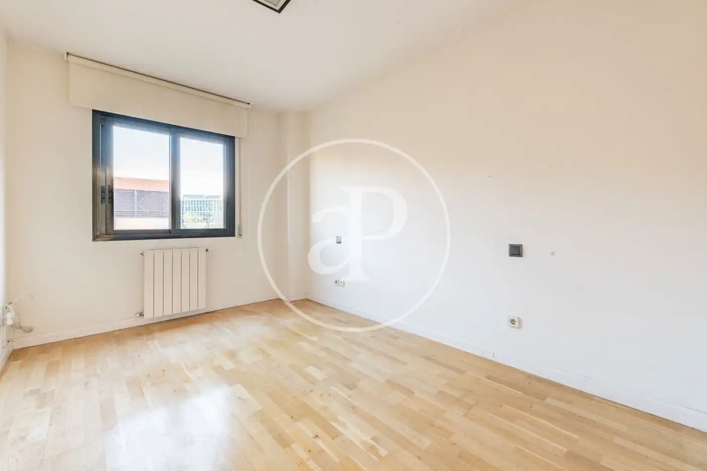 Schlafzimmer von Wohnung zum Verkauf in La Moraleja mit Klimaanlage, Heizung und Privatgarten