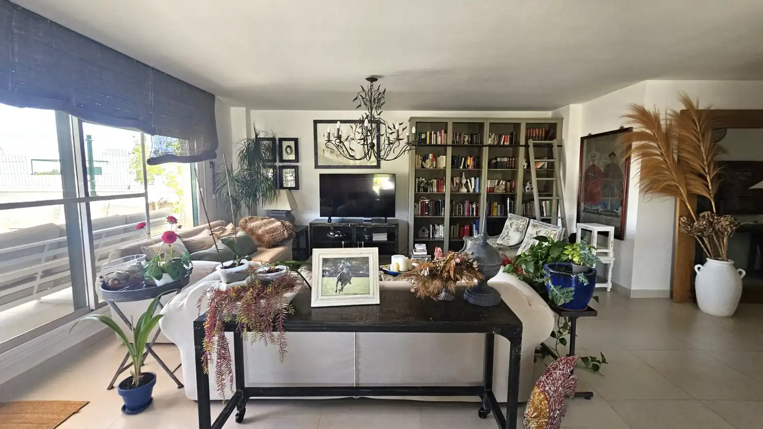 Sala d'estar de Apartament de lloguer en Sotogrande amb Aire condicionat, Calefacció i Terrassa