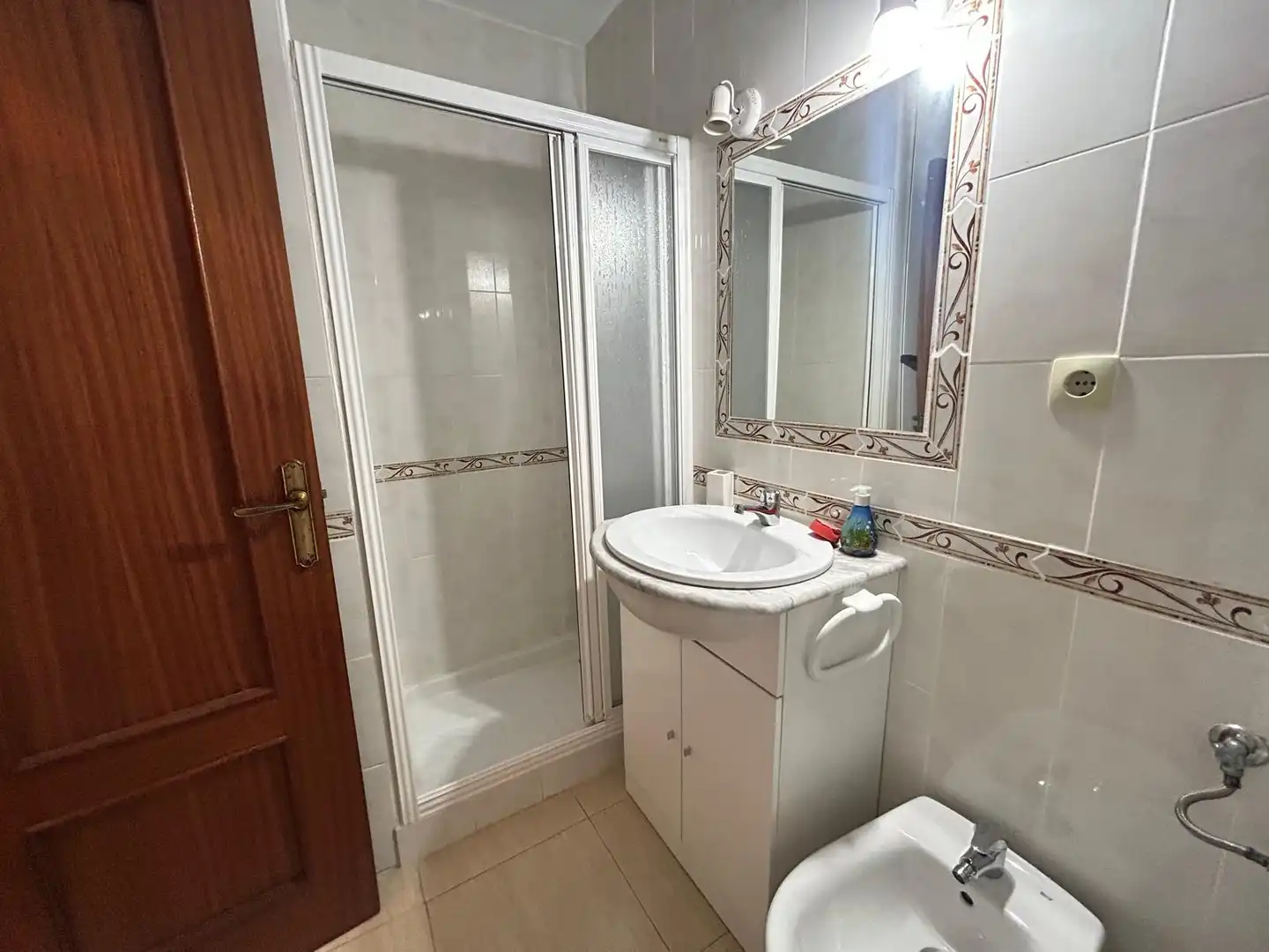 Badezimmer von Wohnung zum Verkauf in San Pedro del Pinatar mit Möbliert, Mikrowelle und Fernseher