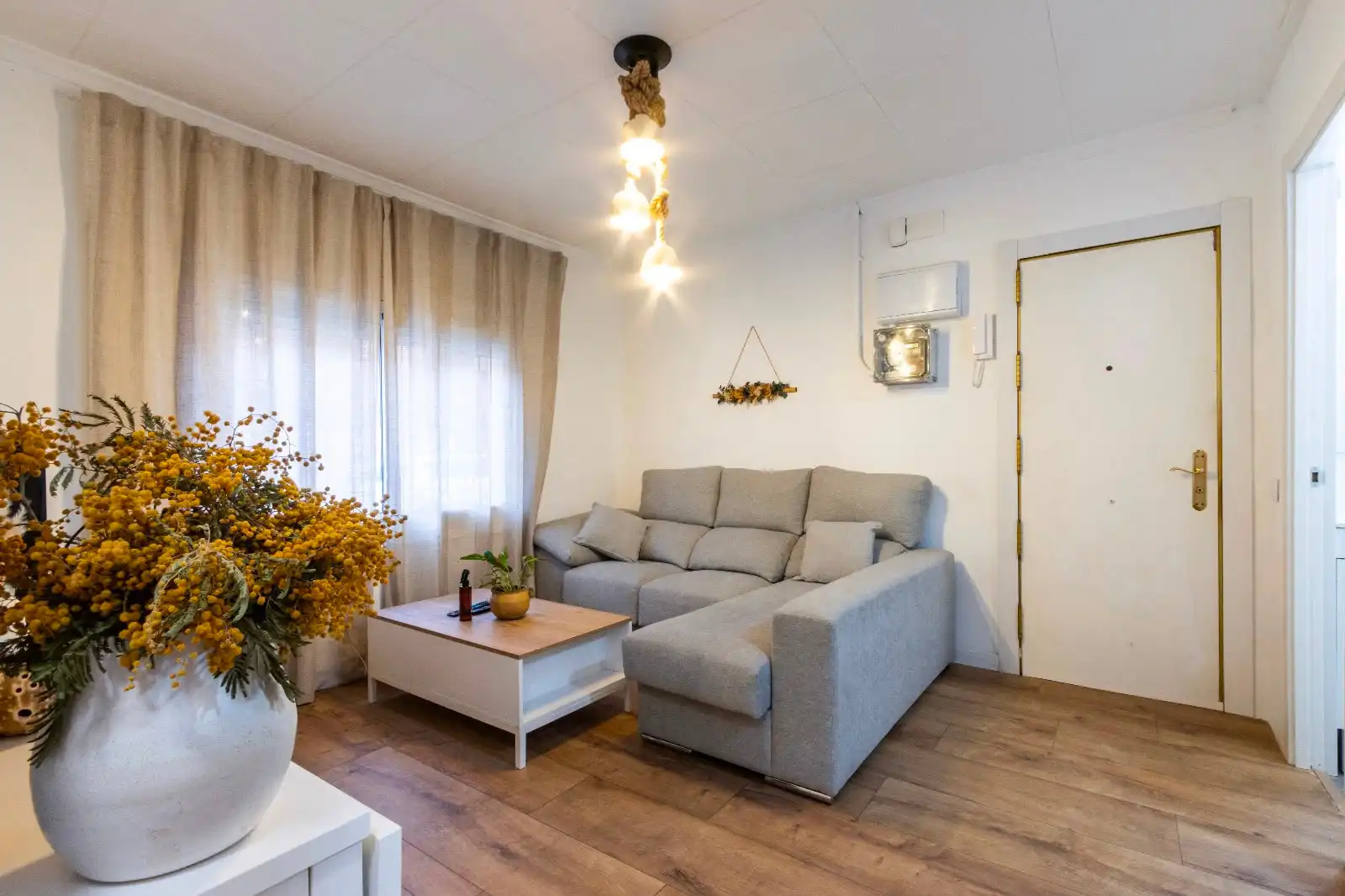 Sala d'estar de Pis en venda en Sabadell amb Parquet i Traster