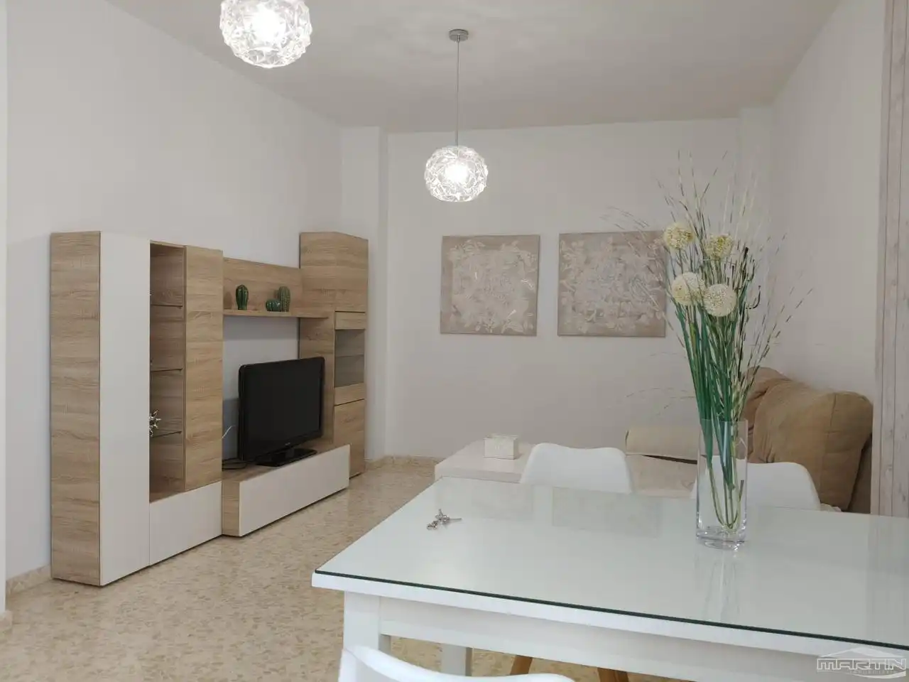 Sala d'estar de Planta baixa de lloguer en Lucena amb Aire condicionat, Terrassa i Moblat