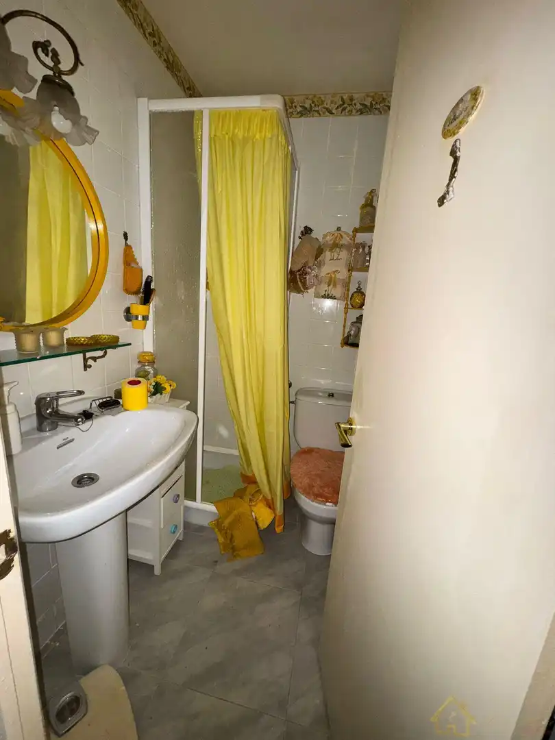 Baño de Piso en venta en Lugo con Calefacción, Parquet y Terraza