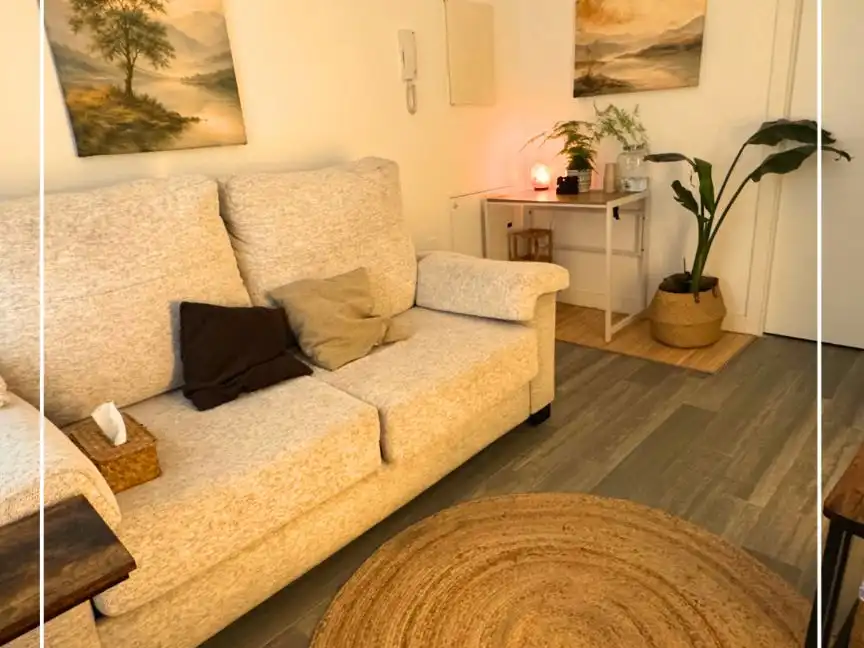 Sala de estar de Oficina de alquiler en A Coruña Capital  con Calefacción, Amueblado y Internet