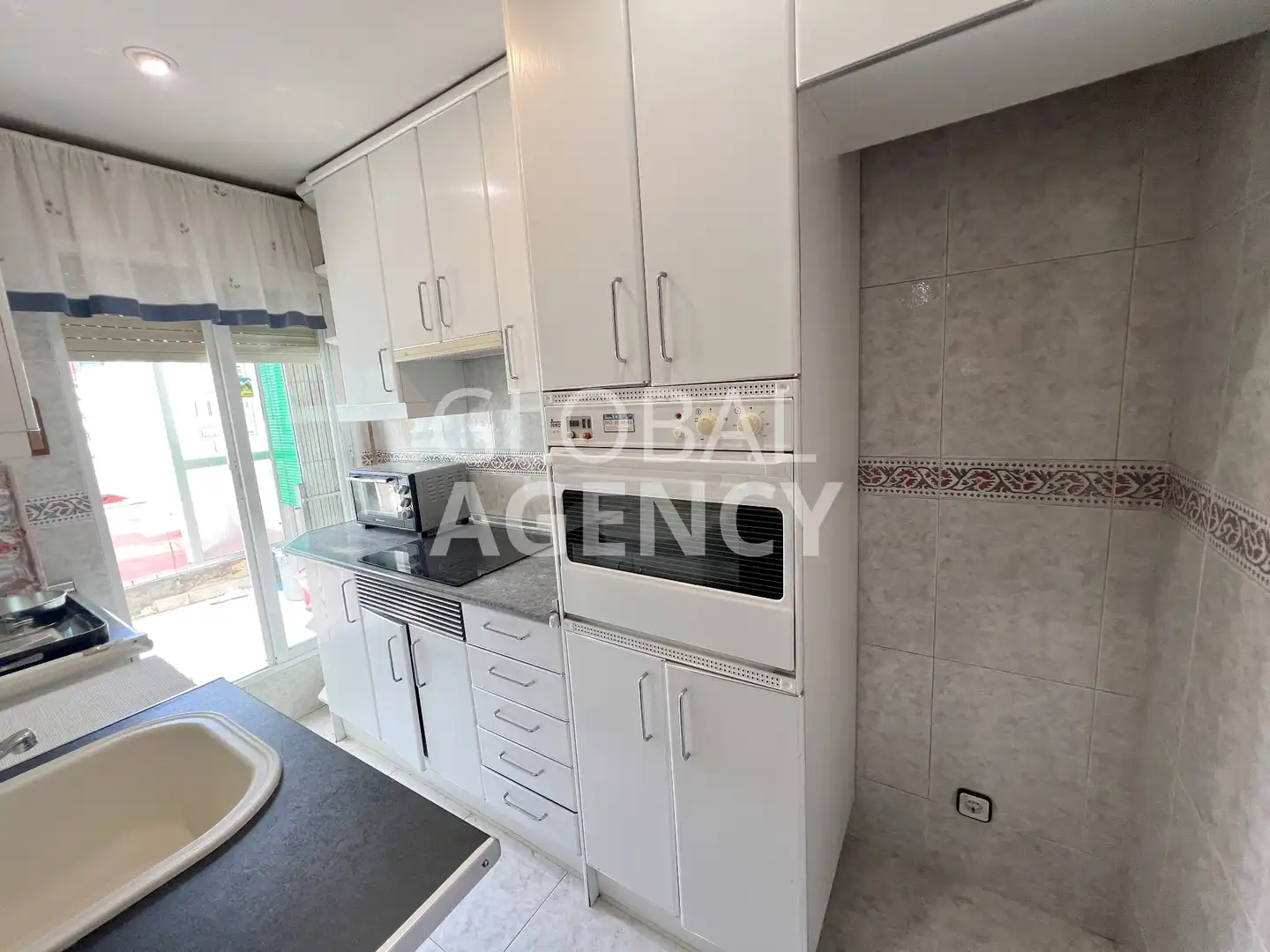 Kitchen of Attic for sale in Madrid  with Air Conditioner, Heating and Parquet flooring