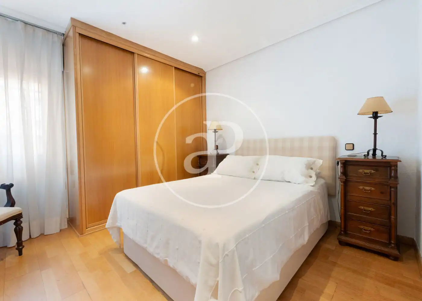 Flat for rent in Calle de María de Guzmán, Ríos Rosas - Nuevos Ministerios