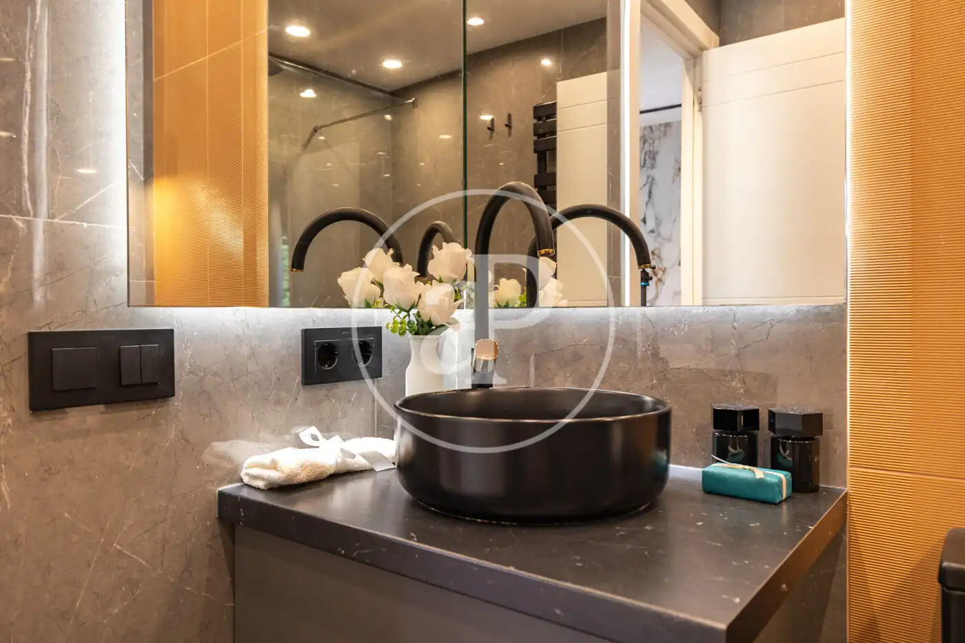 Baño de Piso en venta en Barcelona con Aire acondicionado, Calefacción y Amueblado