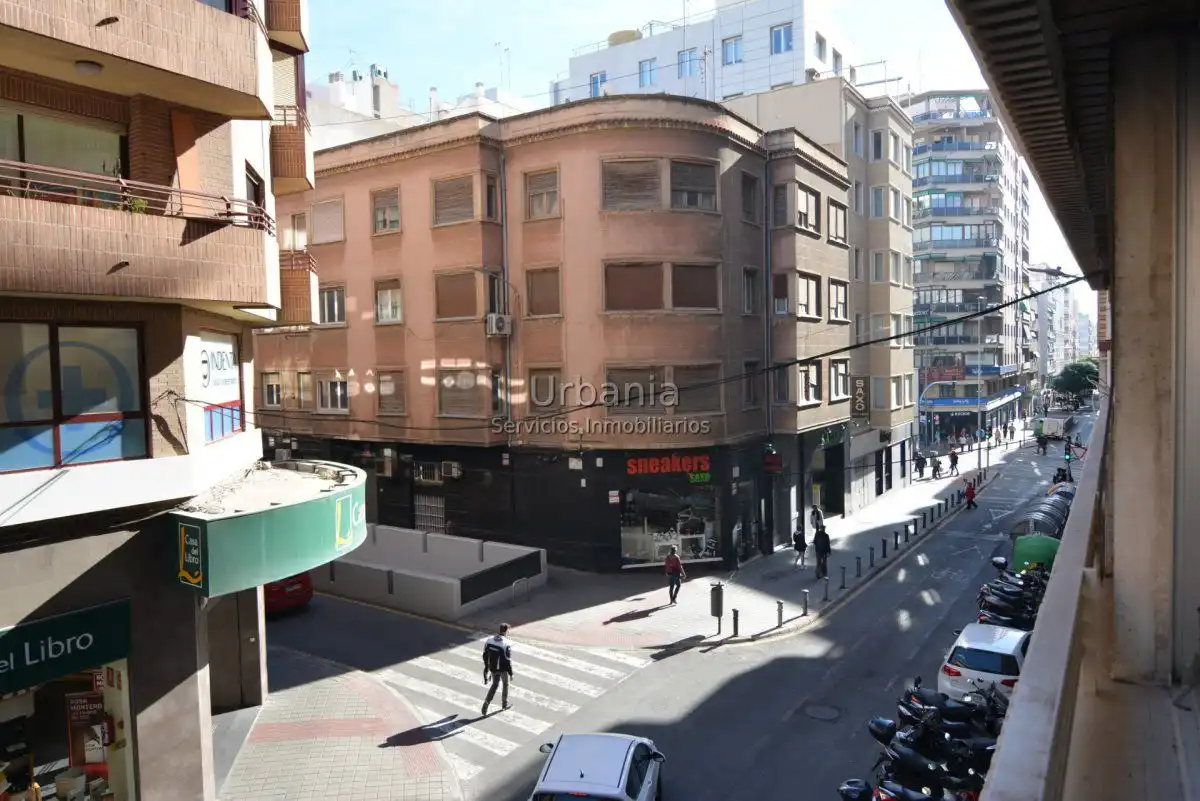 Außenansicht von Büro zur Miete in Alicante / Alacant mit Klimaanlage